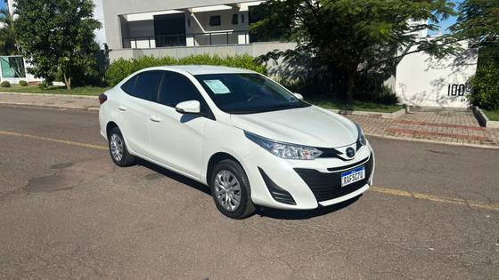 TOYOTA YARIS 1.5 16V FLEX SEDAN XL LIVE MANUAL